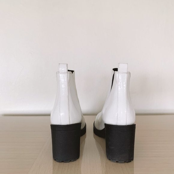 WHITE PATENT LEATHER ANKLE BOOTS - SIZE 9 - DIRTY LAUNDRY - Picture 9 of 10